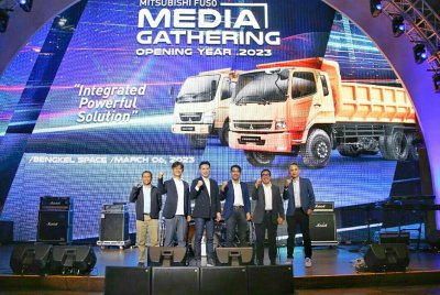 Direksi PT. Krama Yudha Tiga Berlian Motors (KTB) - Mitsubishi Fuso Truck and Bus Corporation (MFTBC). Rilis data pencapaian penjualan di 2022 &amp; strategi 2023, dengan back up line up terbaru.