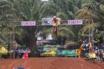 Reyno Aprilian Crosser DMC Papua NMT PT Putra Bopen. Mutlak menjadi jawara MX 85 cc di event bergengsi Jabar MX-GTX Openchampionship 2020, Subang. .