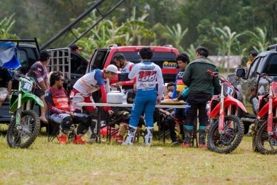 Onesixeight Simulasi Latih Tanding - Onesixeight Motocross Circuit, Pemalang. Memberi harapan cerah, bagi crosser untuk kembali bergairah. 