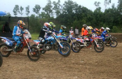 Grand Launching - Lantamal V Sirkuit Gajah Mada, Mojokerto : DIBARENGI FUN GAMES EXECUTIVE MOTOCROSS JATIM, DERAS MENDAPAT PUJIAN &amp; APRESIASI