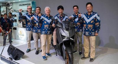 Yamaha Luncurkan XMAX Connected, Tampil Menjadi Varian Tercanggih di IMOS 2025
