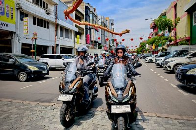 Women Ride New Honda ADV160, Lady Bikers Jelajahi Pesona Heritage Kota Surabaya