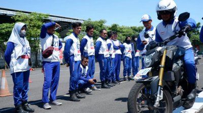 Perdana, Bikers Honda Jatim Siap Bersaing di Kompetisi Regional Instruktur Safety Riding Advisor Community 2023