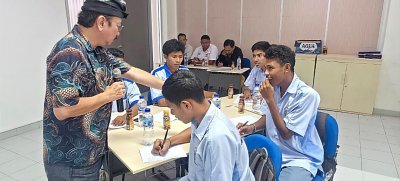 Perkuat Pendidikan Vokasi, MPM Honda Jatim Bekali Siswa SMK di Kupang dengan Motivasi dan Wawasan Industri