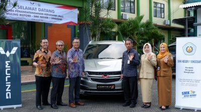 Wuling Bakti Pendidikan : MENJALIN KERJA SAMA DENGAN SMK NEGERI 1 SINGOSARI, KOMITMEN WULING MENDUKUNG KUALITAS PENDIDIKAN SEKOLAH KEJURUAN