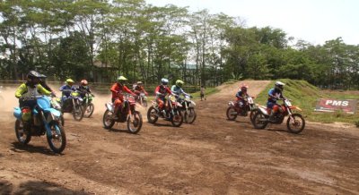 Uji Skill Motocross - Executive Jatim Motocross, Sirkuit Rizqy Motor Boss Mild, Pasuruan. Intensitas &amp; keprofesionalan yang terus mengatrol skill crosser executive. 