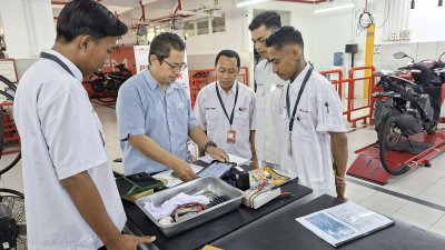 MPM Honda Jatim Gelar Pelatihan Mekanik, Untuk Instruktur BLK NTT