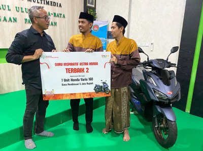 Peringati Hari Guru, Yayasan AHM Apresiasi Dedikasi Guru Inspiratif