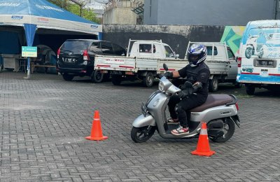 TEKAN ANGKA KECELAKAAN, YAMAHA STSJ GELAR SAFETY RIDING