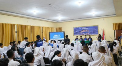 GELAR YRI GOES TO SCHOOL, PEMBALAP BINAAN YAMAHA BERBAGI ILMU DUNIA BALAP