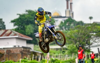 M. Rizky Ramadhan - Bonaharto My-One Hudgraphix Akarmas Dumasari NMT : GAYA BERKELASNYA, MEMANCING PERHATIAN PUBLIC MOTOCROSS NASIONAL !