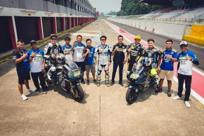 Formasi Onesixeight Racing Team 2021. Siap menyambut prestasi baru 2021, dengan  bergabungnya rider potensial.