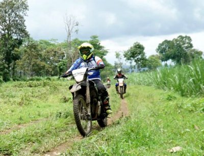 Ngalas Bareng Yamaha WR 155 : JAGONYA TRABAS &amp; TAK KENAL BATAS !