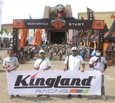 Tim Promosi PT. King Tire Indonesia Pabrikan Ban Kingland. Tampil mengedukasi pasar, dengan kualitas produk ban yang lebih terukur di MAT9, Batu.