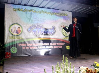 Gus Mujib Musta&#039;in. Dalam sambutanya membangun suasana lumer &amp; penyampaian tema dakwah jadi lebih mudah diterima.