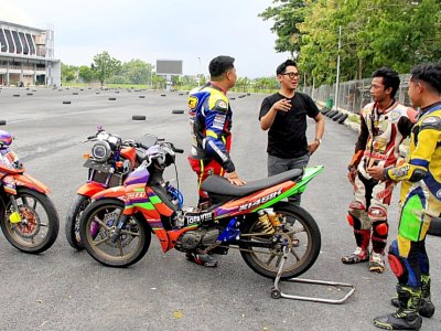 Kajiozzy Pemuka Otomotif Bojonegoro : TANPA KOMPROMI, MENDORONG &amp; GAIRAHKAN OTOMOTIF BOJONEGORO