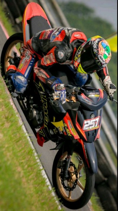 M. Jordan Badaru Osaka Motor Alpacino R Jety Racing Team. Kembali bertaji, menunjukan kepiawaian mengolah semburan power 5TP.