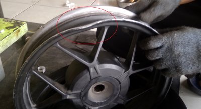 pelek palang penyok berakibat udara ngewes di ban tubeless.
