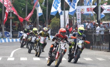 Kejurprov Road Race Jatim 2020 - Putaran III, Bangkalan : DIPICU TRIAL GAME ASPHALT, KOMPETISI SUPERMOTO JATIM MAKIN TAK TERKEJAR