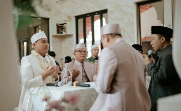 KELUARGA BESAR WTJ PUNYA HAJAT, HANTAR SANG PUTRA KE PELAMINAN