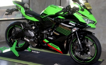 Kawasaki ZX 250R : INDEN MENGALIR DERAS, INDIKASI MANIA SPORT BIKE HAUS TEKNOLOGI