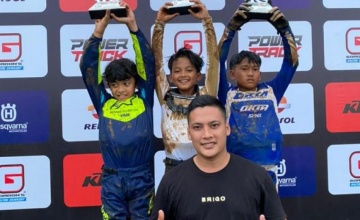 M. Raditya Rizqy Motor Boss Mild Tembakau Balap MX GTX Team - Jawara 65 cc Novice Powertrack 2021, Banjar Patroman : KADO SPESIAL BUAT AYAH & MAMA