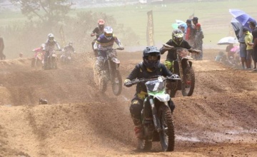 Onesixeight Indiel Swallow Excel Grasstrack Motocross Championship 2019, Mijen, Semarang : SOSIALISASI KELAS KOMUNITAS INDONESIA & FIX ROAD SHOW DI JATENG – JATIM