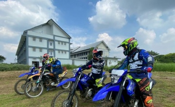 Yamaha Riding Academy : BEKALI TEKNIK & SKILL OWNER WR 155R, HADAPI TREK OFF ROAD