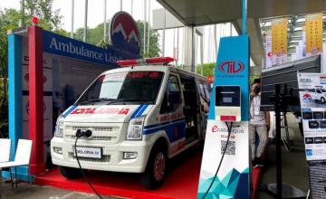 DFSK Menampilkan Ambulans Listrik Pertama di Indonesia Pada Hospital Expo ke 34