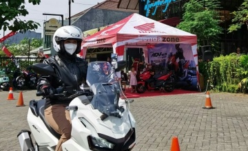 Antusias Warga Surabaya Rasakan Performa New Honda ADV 160