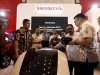 Partisipasi Honda Surabaya Center di IIMS 2019, Surabaya : MENGAJAK PENGUNJUNG MENGUJI COBA SIMULASI TEKNOLOGI KESELAMATAN HONDA SENSING