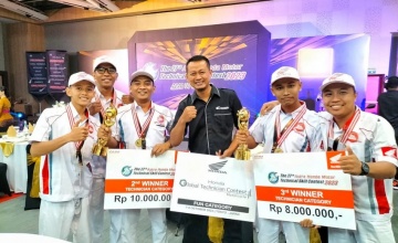 Teknisi AHASS Perwakilan MPM Honda Jatim Sabet 2 Juara di Final Technical Skill Contest 2023