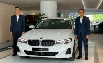 BMW 320i SPORT TERBARU LENGKAPI LIFE STYLE EXMUD