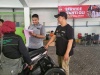 MPM Honda Jatim Sinergi Bersama AHASS, Berikan Layanan Service Gratis Ganti Oli Motor Komunitas Disabilitas