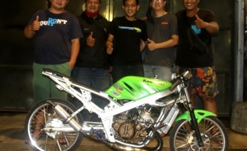 Kawasaki Ninja 150R - Seven Luck B-Joss Racing Team : CIRI KHAS LEGEND DRAG BIKE SURABAYA, TANPA SYARAT !